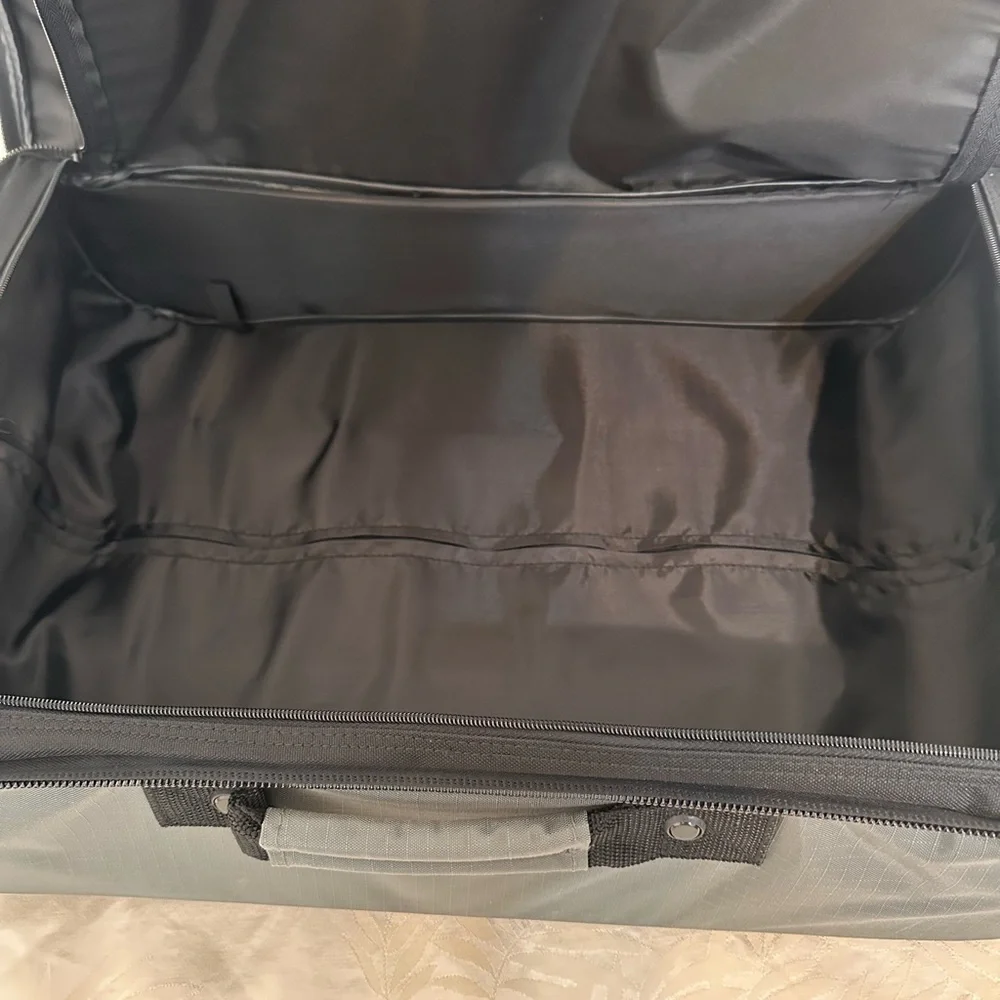 LUCAS Black and Gray Wheeling suitcase carry on